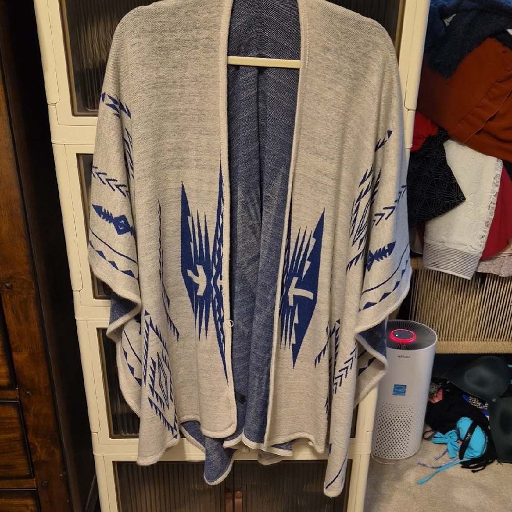 Source Unknown Gray and Blue Poncho